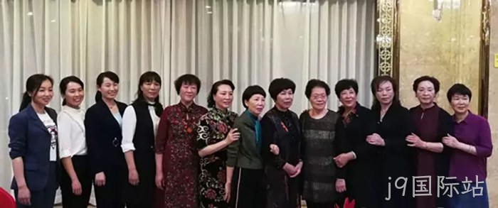 汪月霞率“六连”老战士来❀j9国际站❈参观指导 汪月霞率“六连”老战士来✯j9国际站✧参观指导
